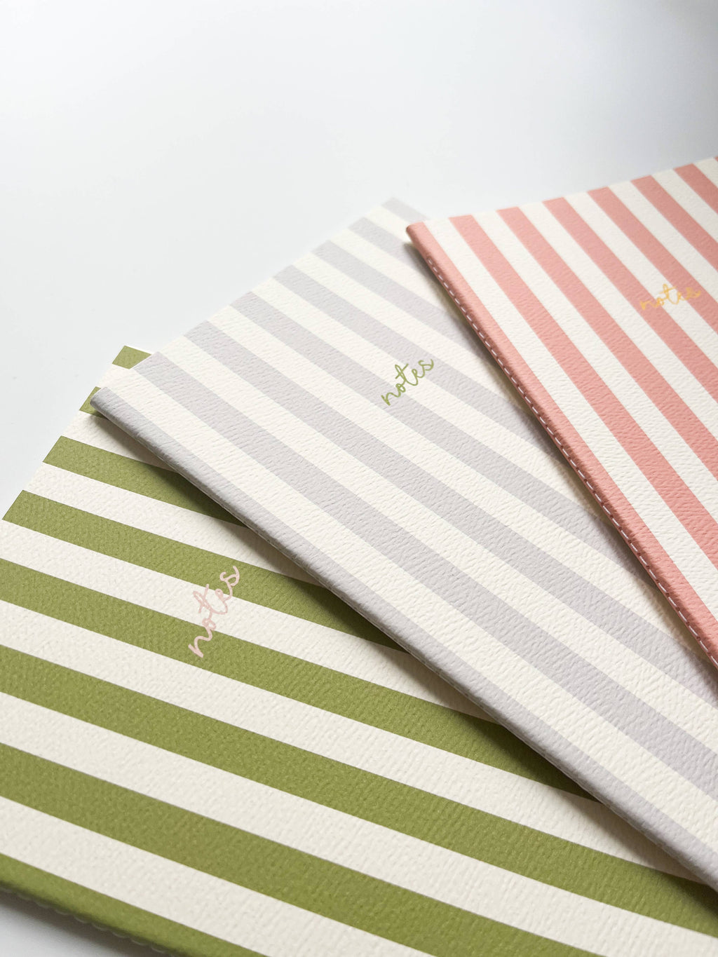 Cahier rayé avec couleur contrastante