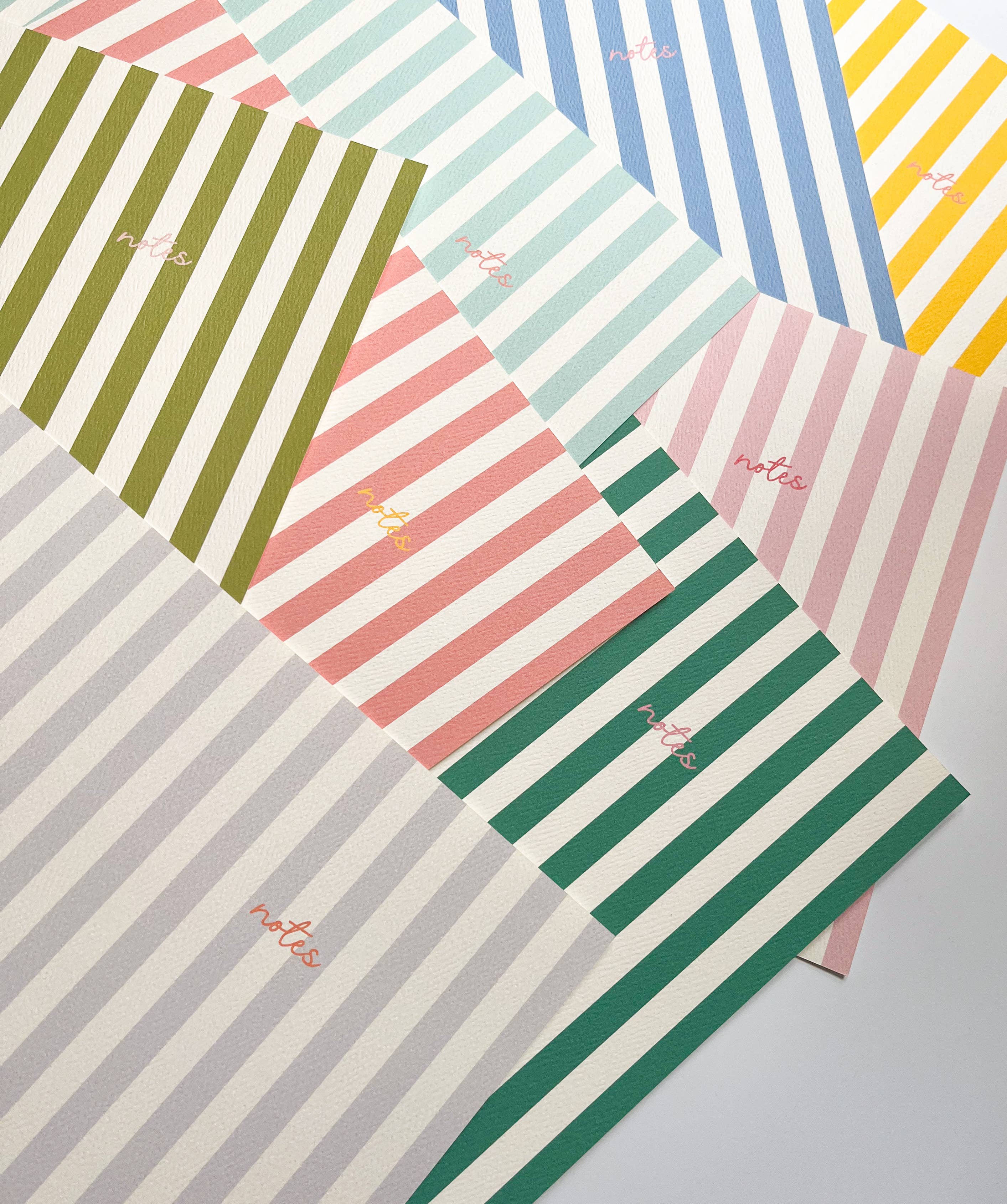 Cahier rayé avec couleur contrastante
